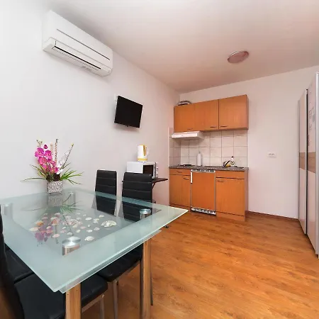 Apartments Barbara Brseč Extérieur photo